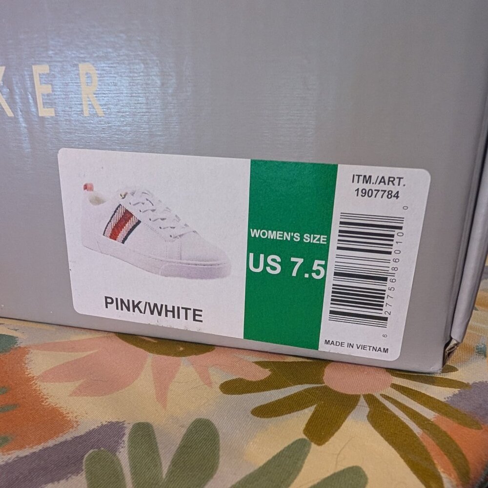 NWT Women's Ted Baker Bailey Icon Sneaker Sz 7.5 - Picture 2 of 8